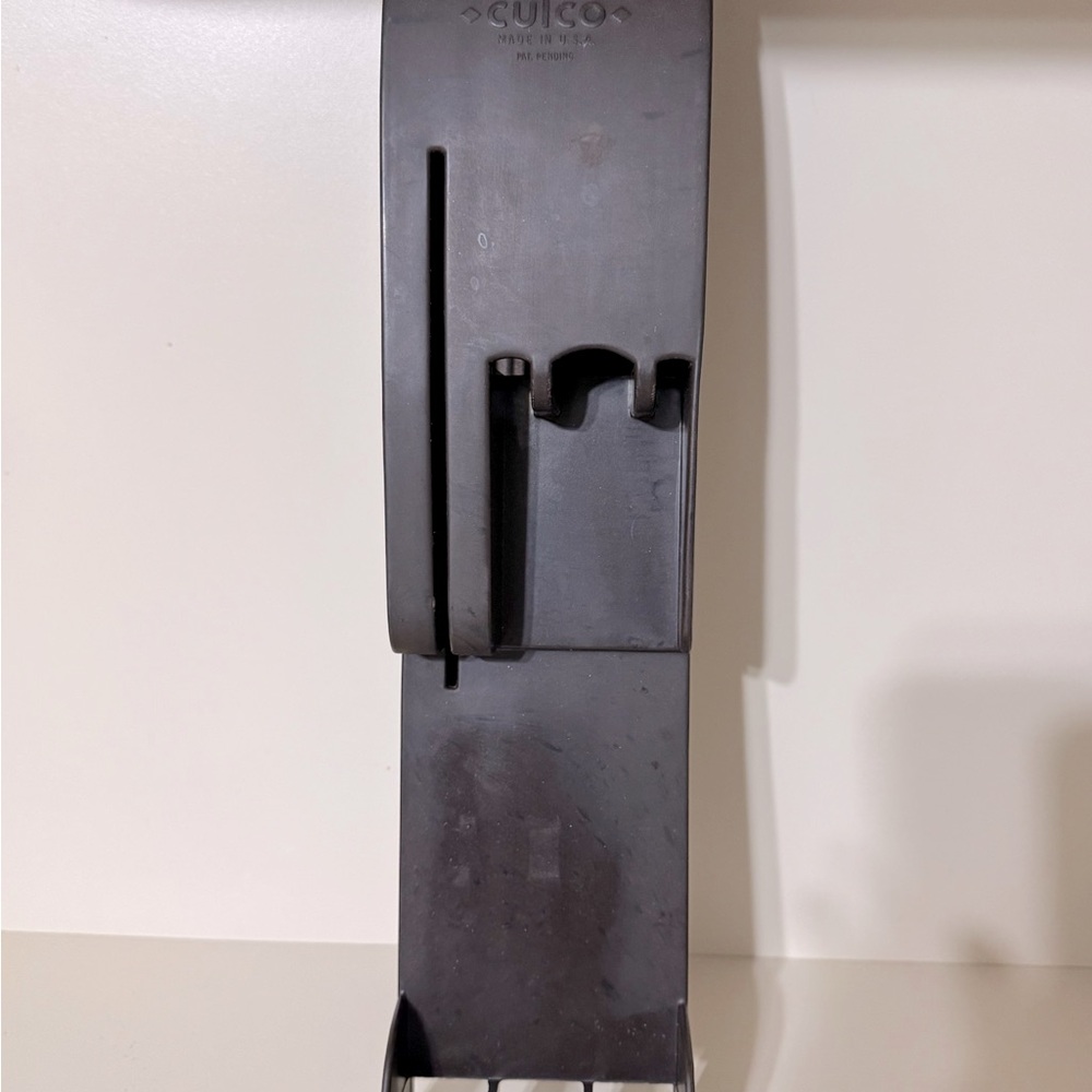 CUTCO original Bakelite holder . Clean as a whistle